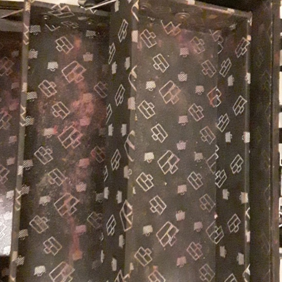 Makeup box - Picture 3 of 3